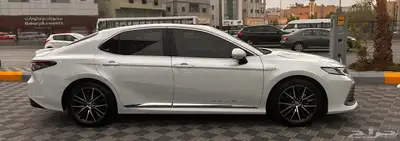 Toyota Camry GLE Hybrid 2023 4