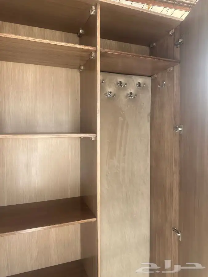 دولاب عبايات وجزامة ومرايا 1