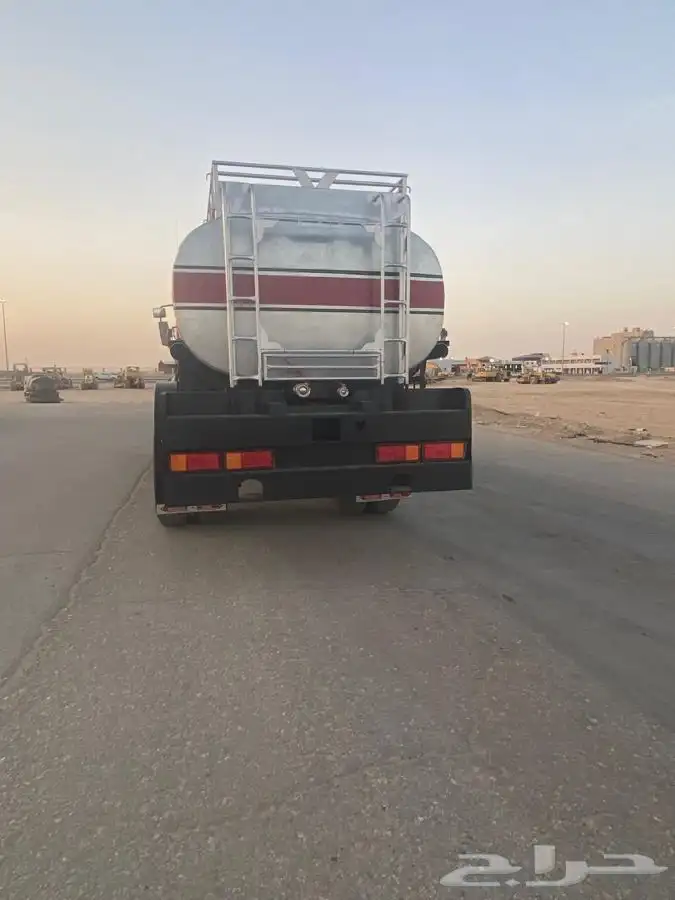 للبيع وايت اللبي مورسيدس موديل 95 2