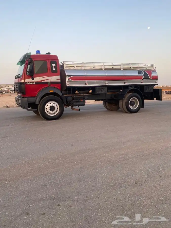 للبيع وايت اللبي مورسيدس موديل 95 0