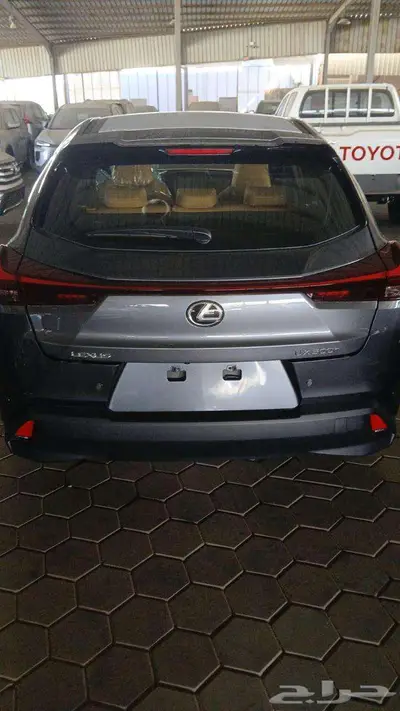 لكزس UX300 ah 2024 هايبرد 2