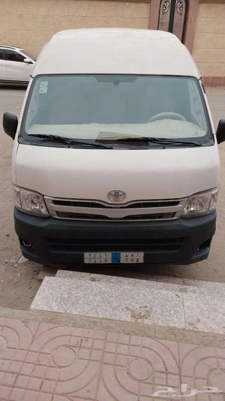 TOYOTA HIACE 3