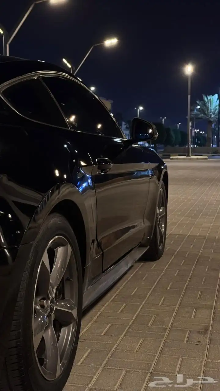موستنق 2016 v6 اللون اسود 4
