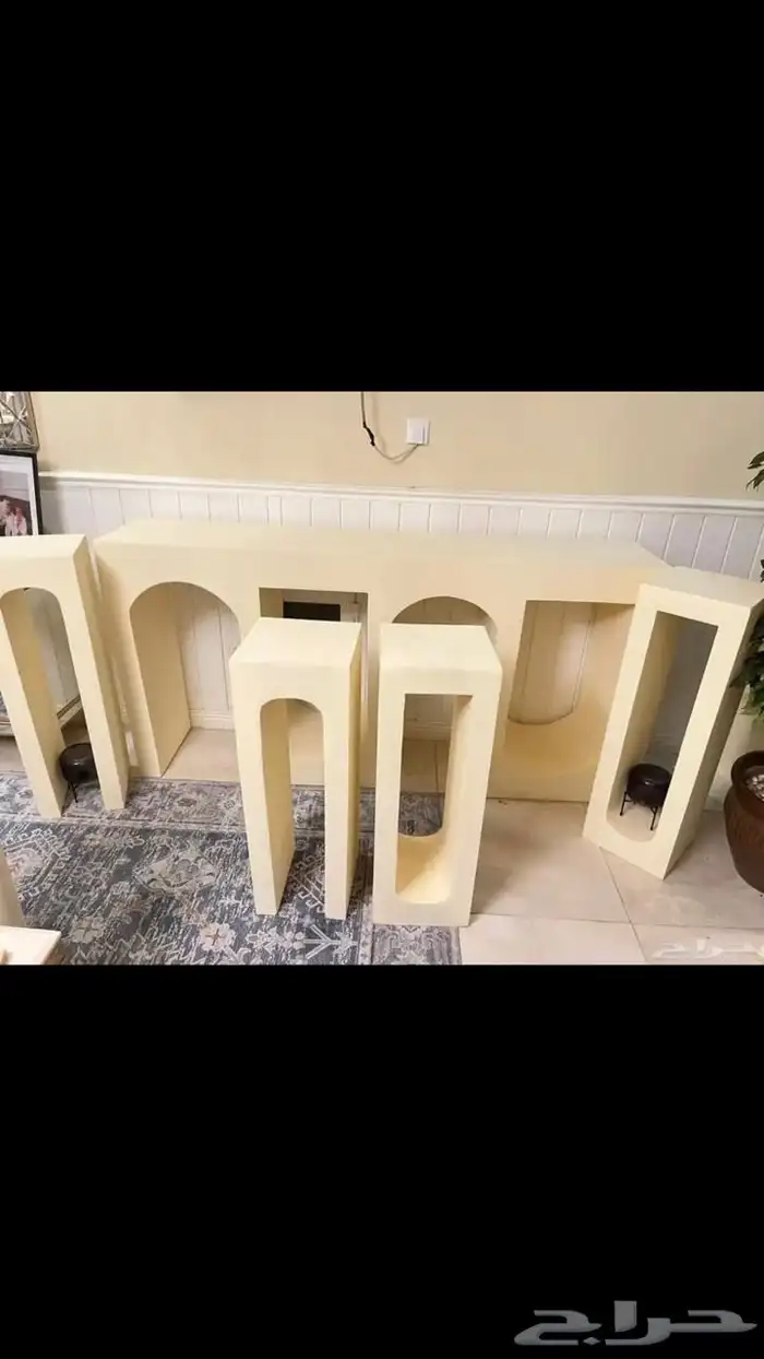 طاولة بوفيه او طاولة استقبال كبيره 3