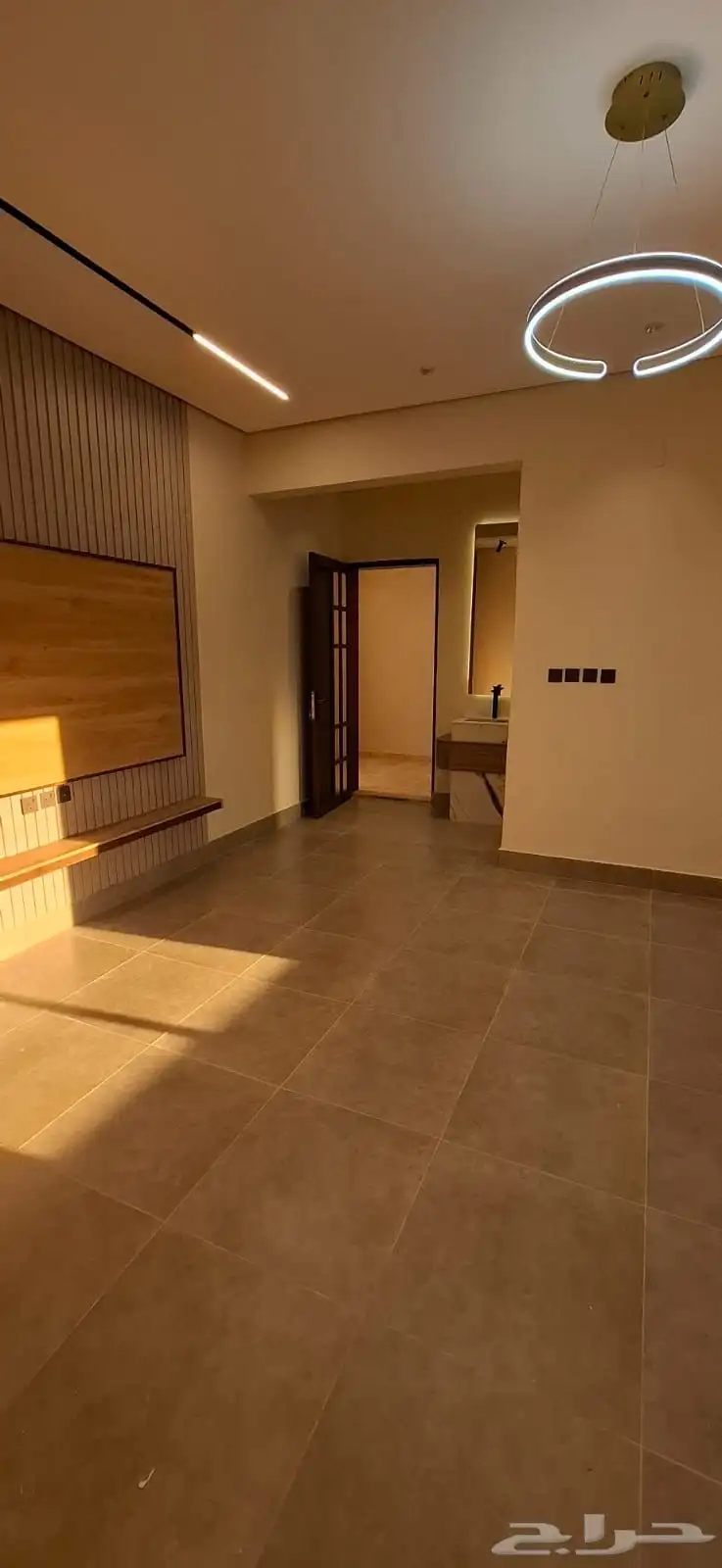 فله روف علوي حي البوادي للبيع السعر 690 الف في تفاوض 24