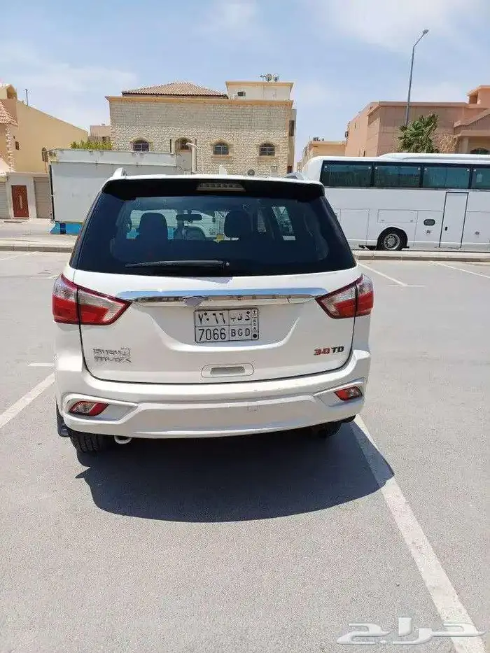 جيب ايسوزوا ديزل ام يو اكس موديل 2019 بدون دبل الحد 55 الف 9