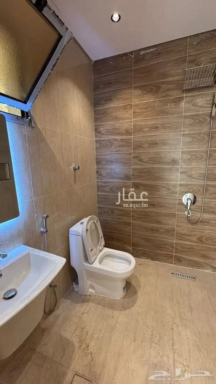 شقق تمليك بالدفاع حي العزيزية 3