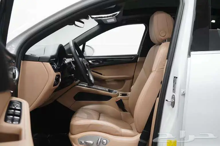 2024 Porsche Macan AWD 12