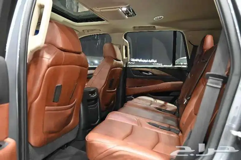 كاديلاك اسكاليد 2018 فل كامل سعودي 10