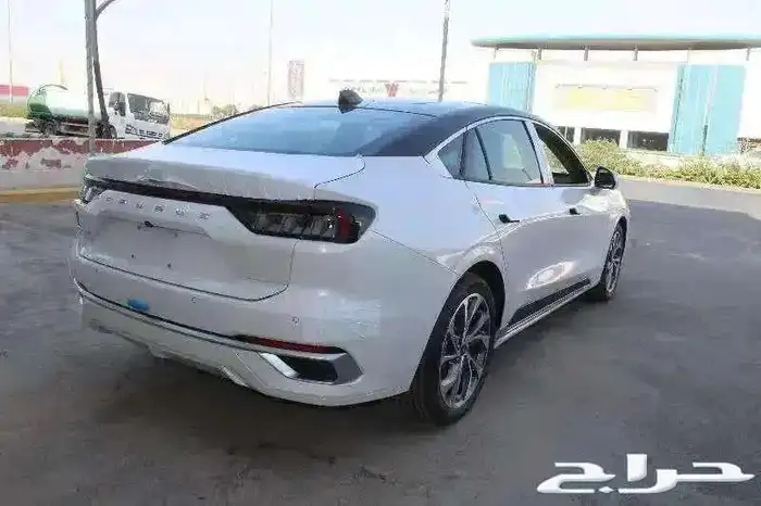 فورد تورس تيتانيوم فل كامل بنزين2025 سعودي صيانه مجانيه 8