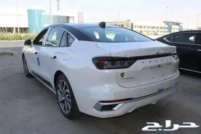 فورد تورس تيتانيوم فل كامل بنزين2025 سعودي صيانه مجانيه 9