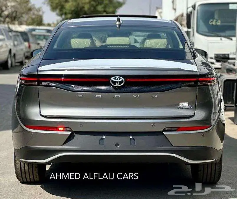 تويوتا كروان بريميوم 2025 بالنقد والتقسيط 8