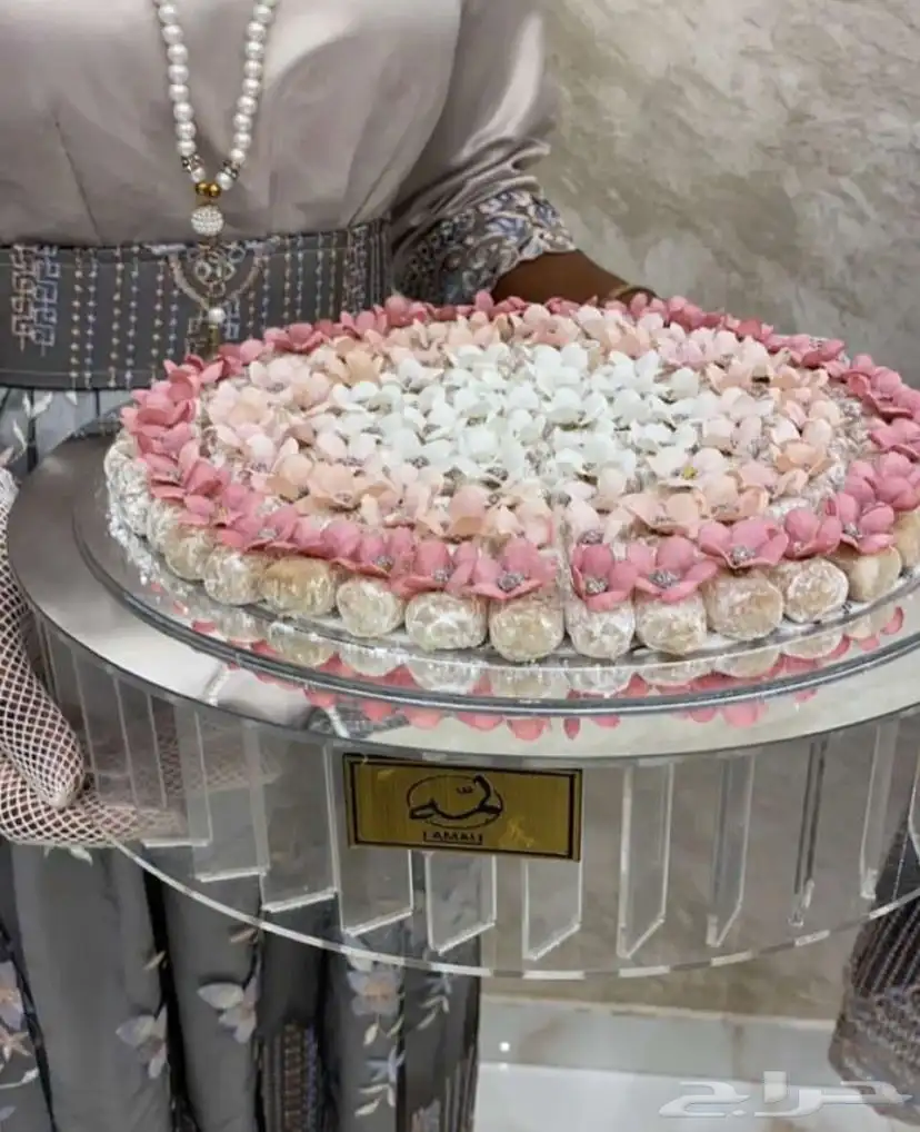 صياني ضيافه فاخره علئ شكل مرايه نظيفه مستعمله وس عر علئ سوم 0
