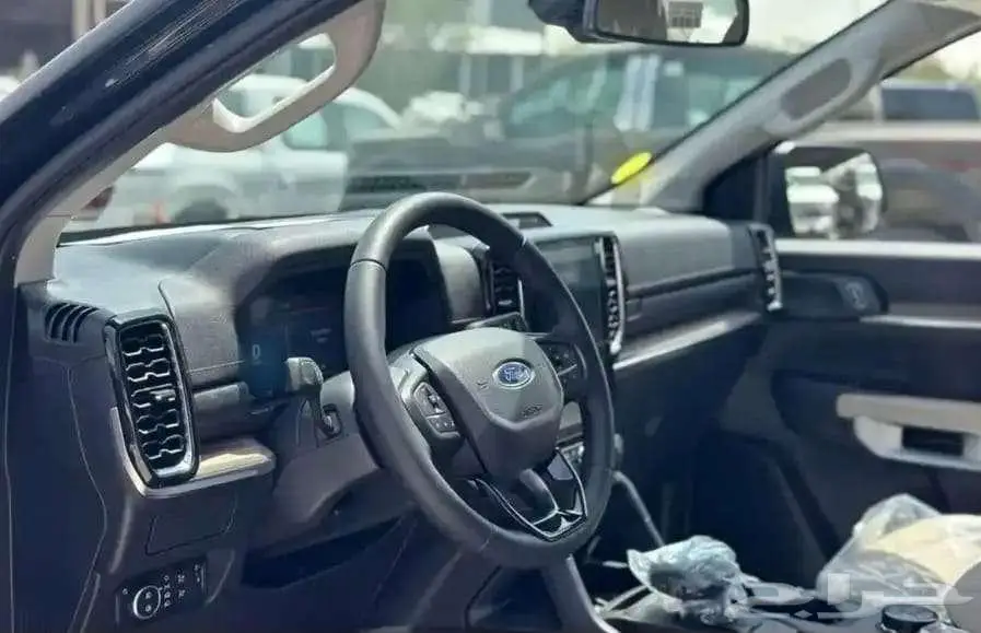 فورد ايفرست XLT نص فل 2025 عرض كاش وتقسيط 4