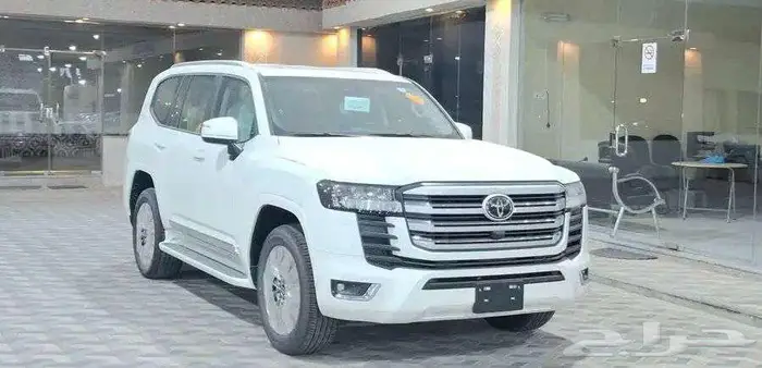 تويوتا لاندكروزر GXR4 بنزين 2025 سعودي اصفار 9