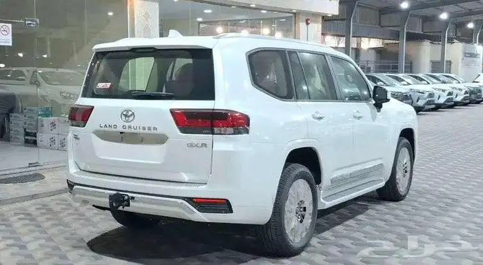تويوتا لاندكروزر GXR4 بنزين 2025 سعودي اصفار 10