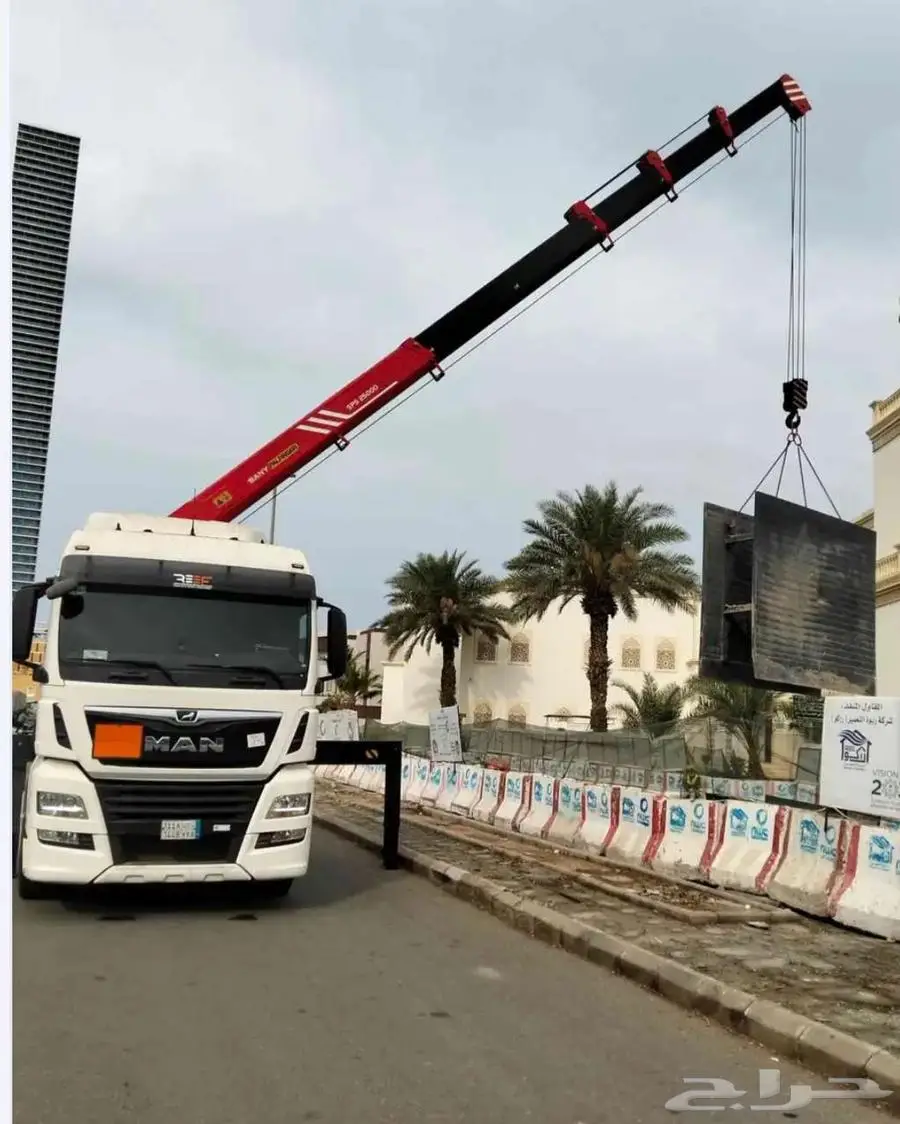 Boom truck with baskit for rent jeddah 14