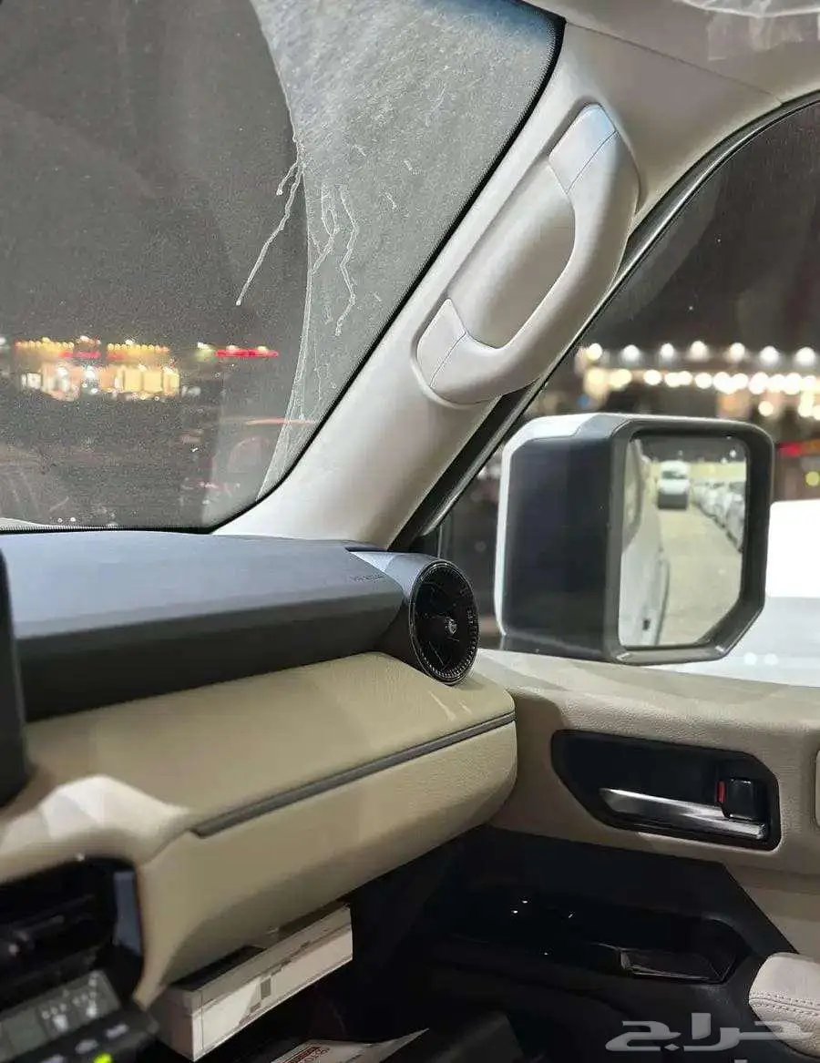 تتوفر فئات تويوتا برادو اصفار لمبيعات البنوك بأقل ربح 0.35 5