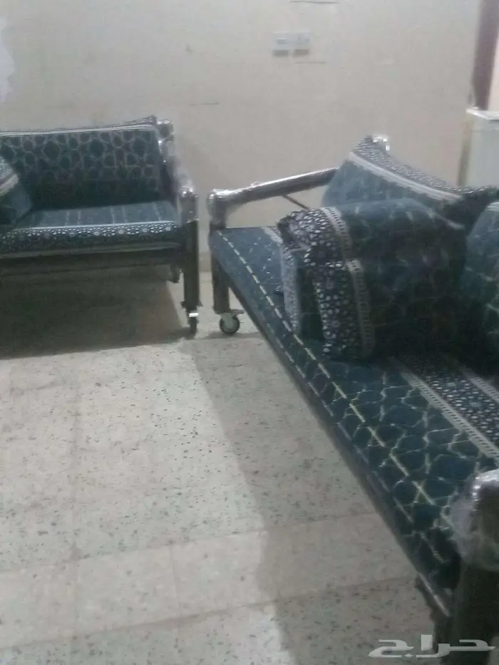 كراسي حديد 1