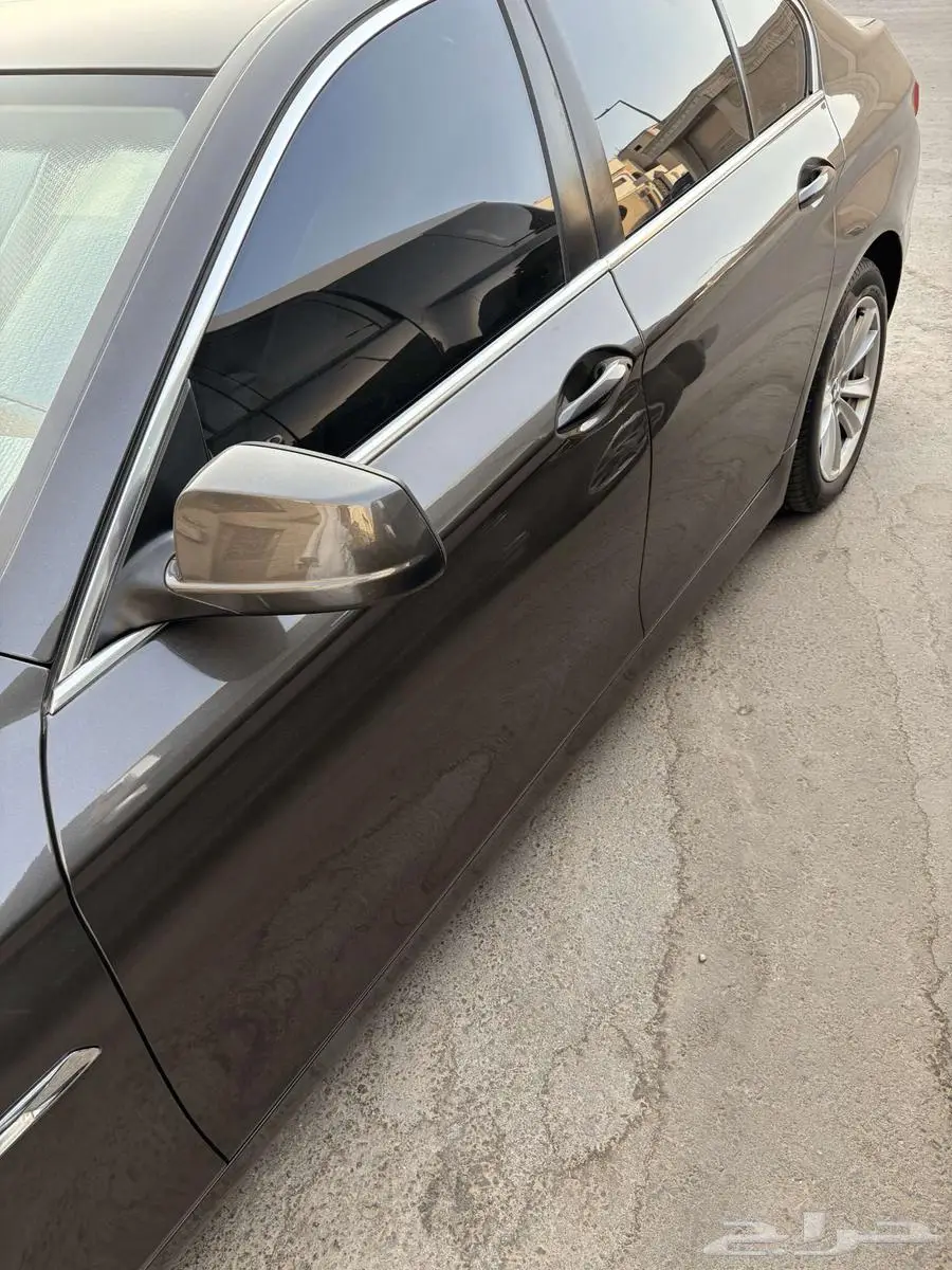 بي ام دبليو 520i موديل 2013 نظيف بدون تشهيب 1
