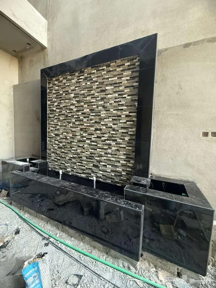 شلالات ونوافير مودرن وعشب جداري 1