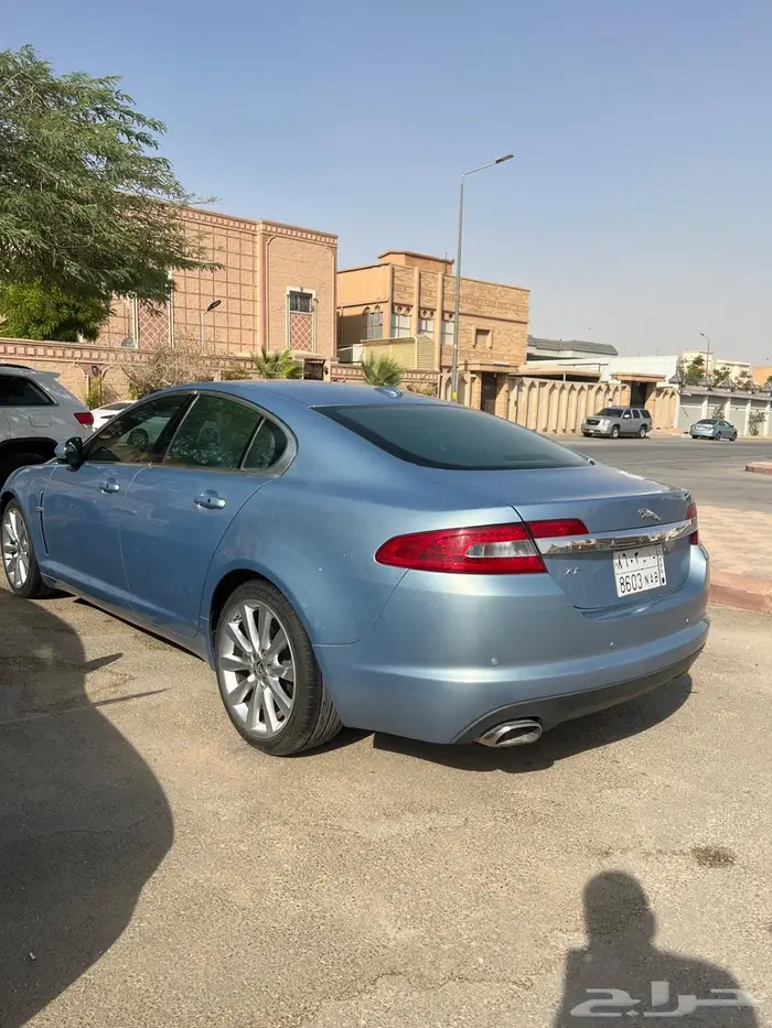 جاكوار XF مديل 2010 1