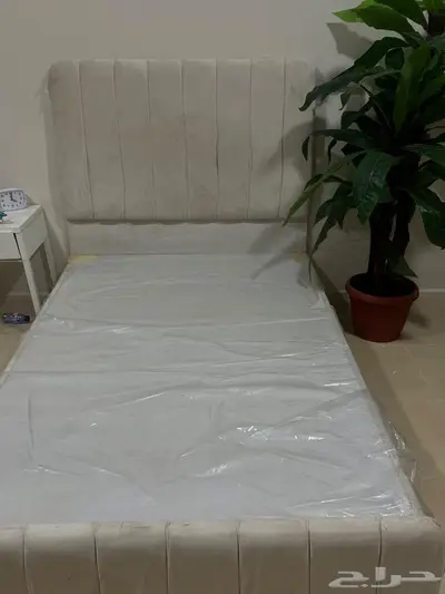 سرير للبيع نظيف زي ماهو موضع في الصورة 0