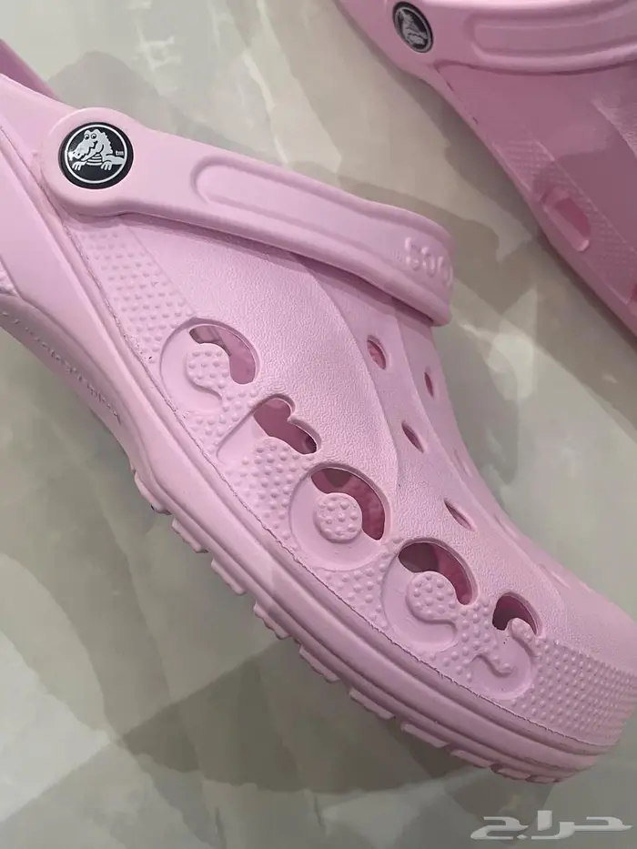 كروكس وردي crocs 4