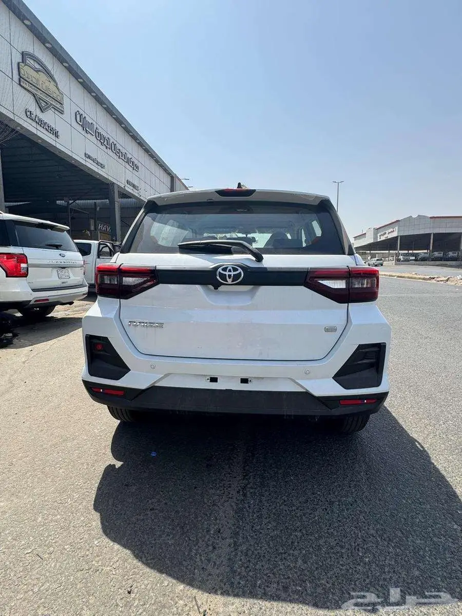 تويوتا رايز استندر 1200 cc ابيض موديل 2024 4