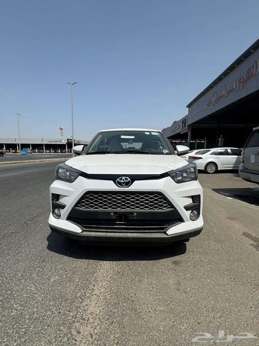 تويوتا رايز استندر 1200 cc ابيض موديل 2024 2