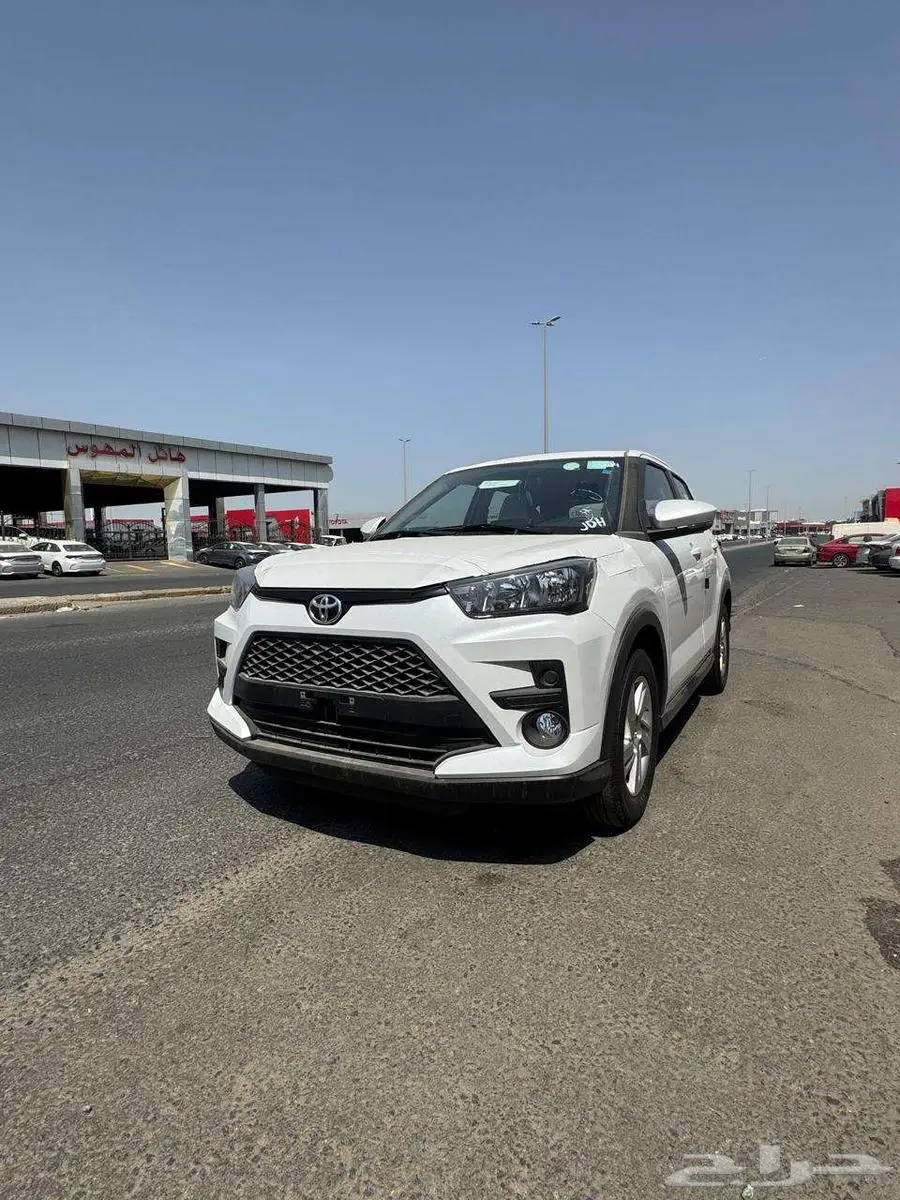 تويوتا رايز استندر 1200 cc ابيض موديل 2024 3