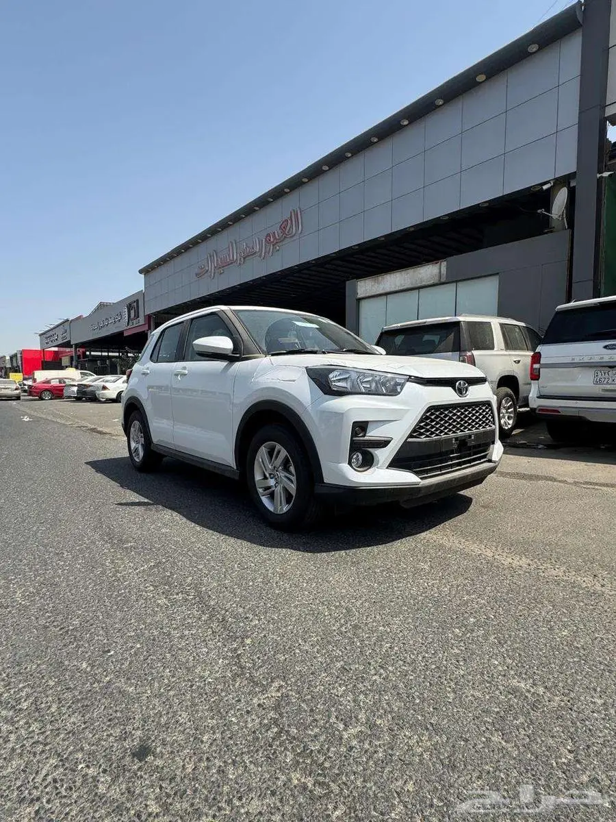 تويوتا رايز استندر 1200 cc ابيض موديل 2024 0