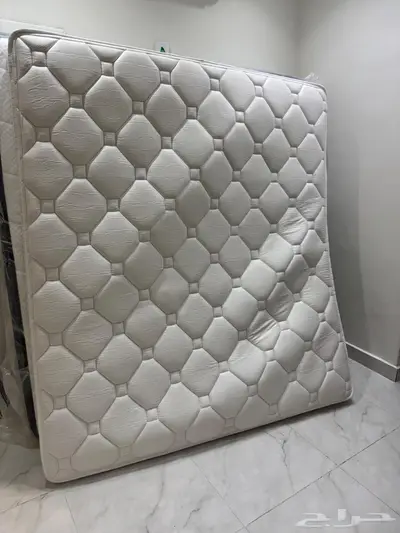 مرتبه شبه جديده مع سرير 0