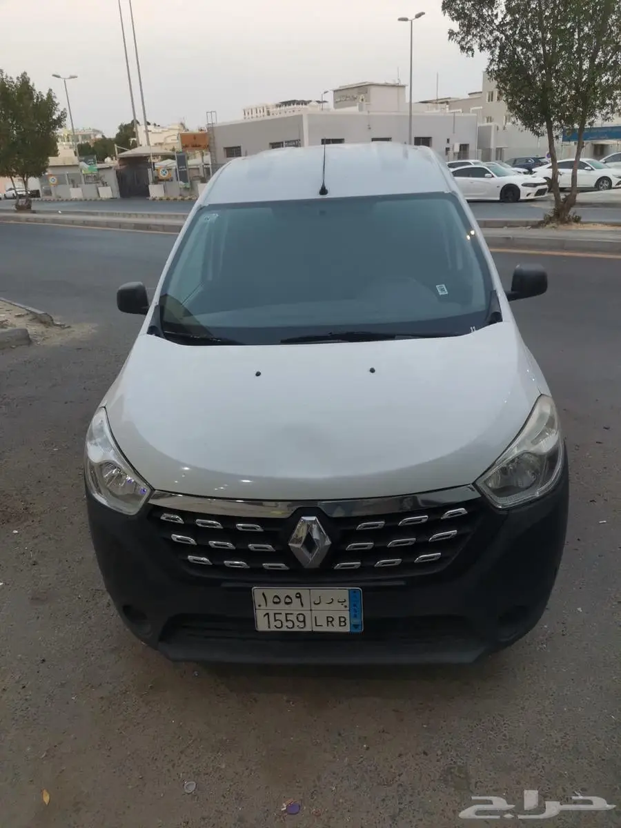 سيارة فان بضاعة رينون دوكر للبيع 4