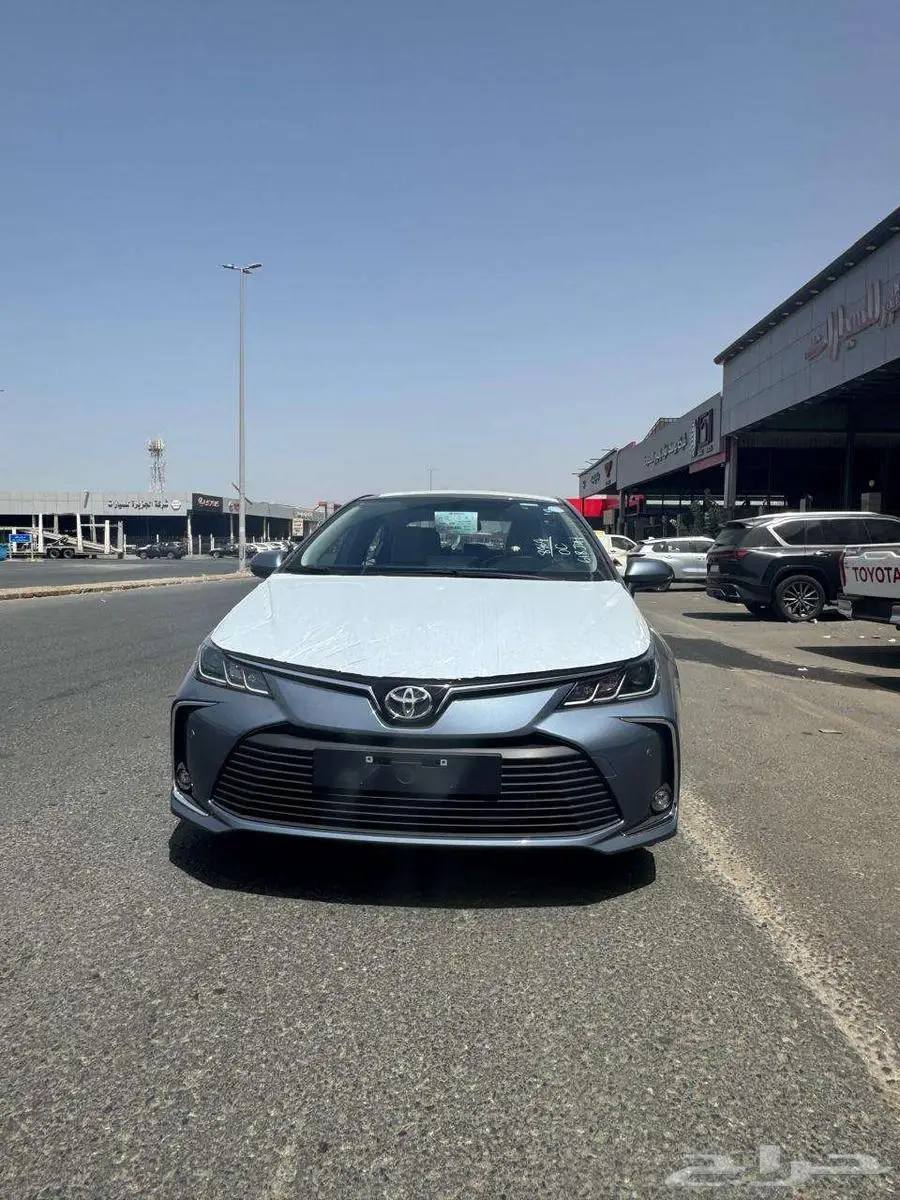 تويوتا كورلا مطور 2000 cc جنوط رصاصى موديل 2025 3