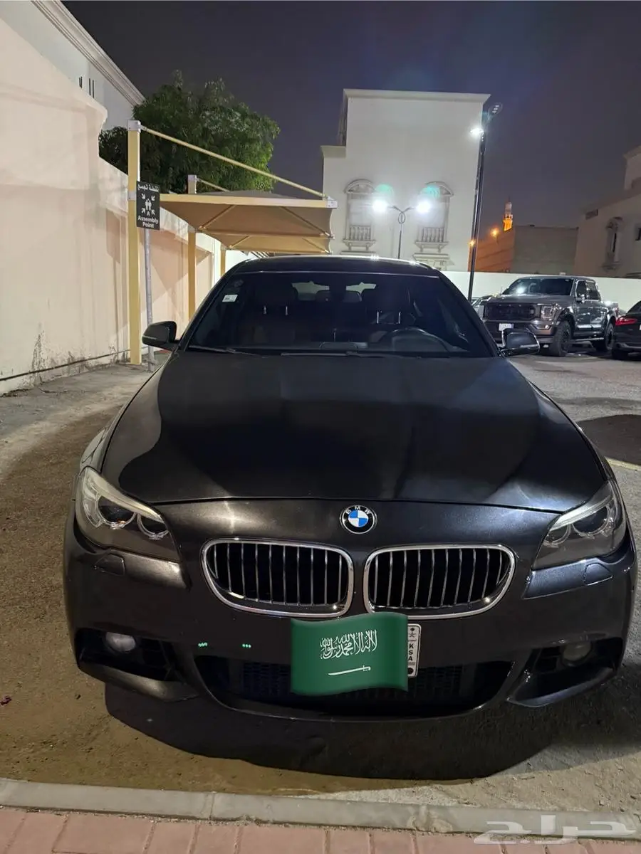 بي ام دبليو الفئة الخامسة كومند ترفيهي 2015 8