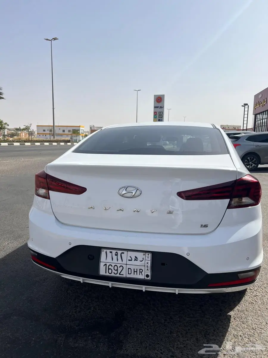 هونداي افانتي بنزين 3