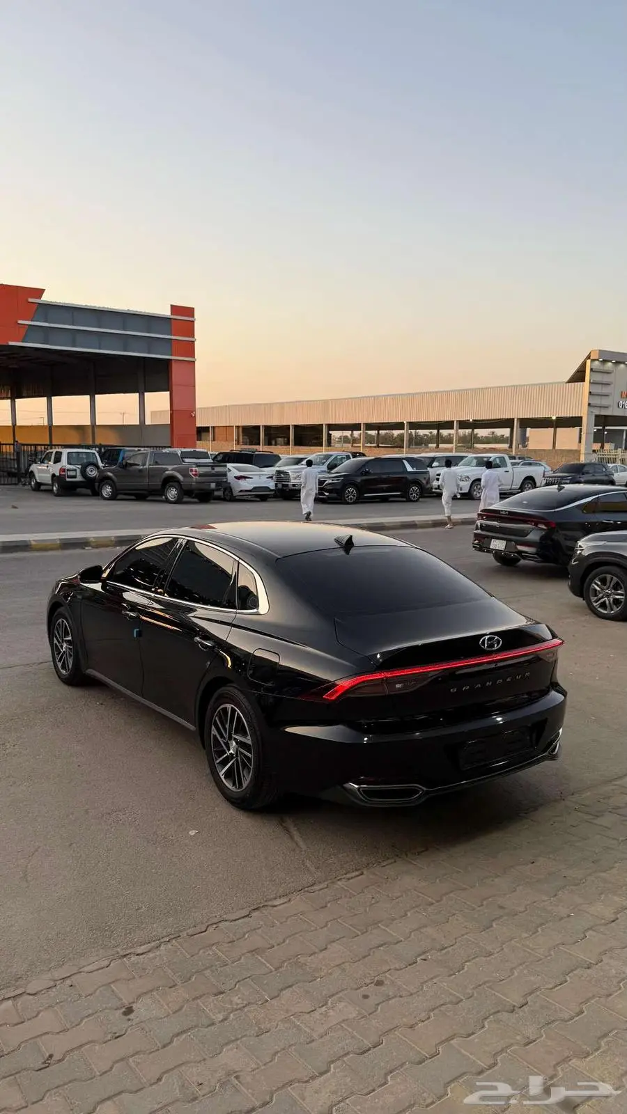 هونداي ازيرا 2022 بنزين عداد 122000 3