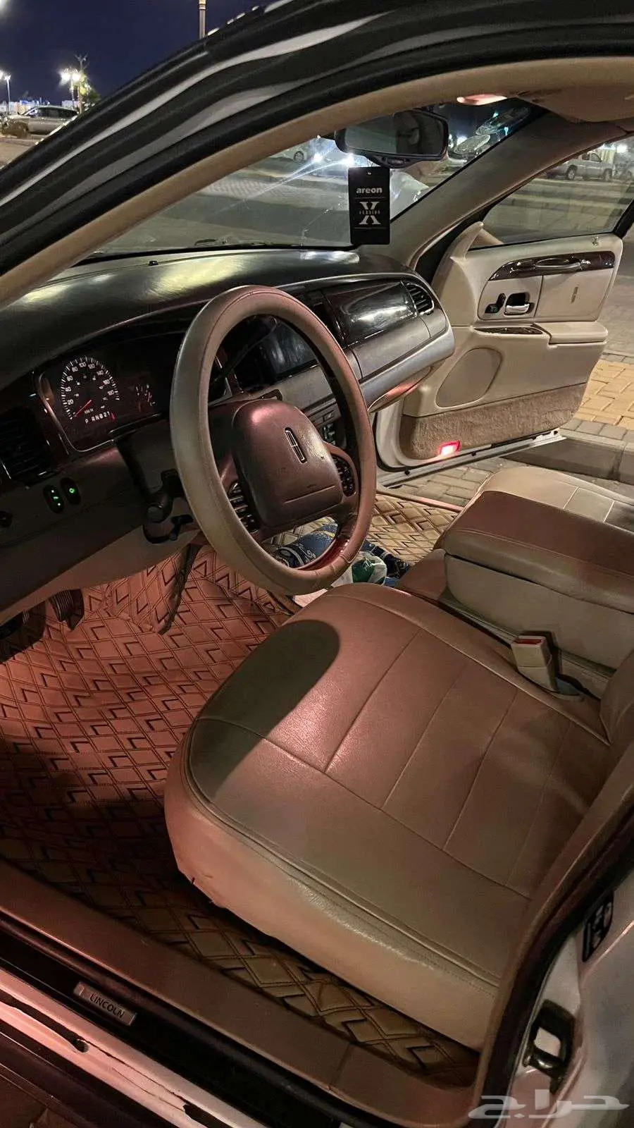 لينكون تاونكار 2001 11