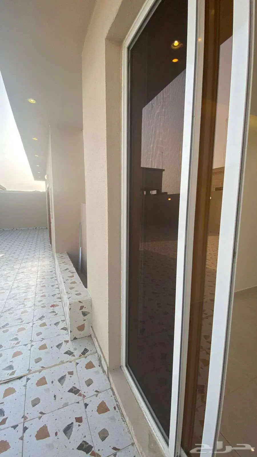 شقق وملاحق بشارع الجيش للبيع 3