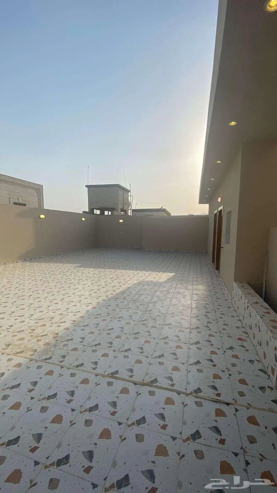 شقق وملاحق بشارع الجيش للبيع 11