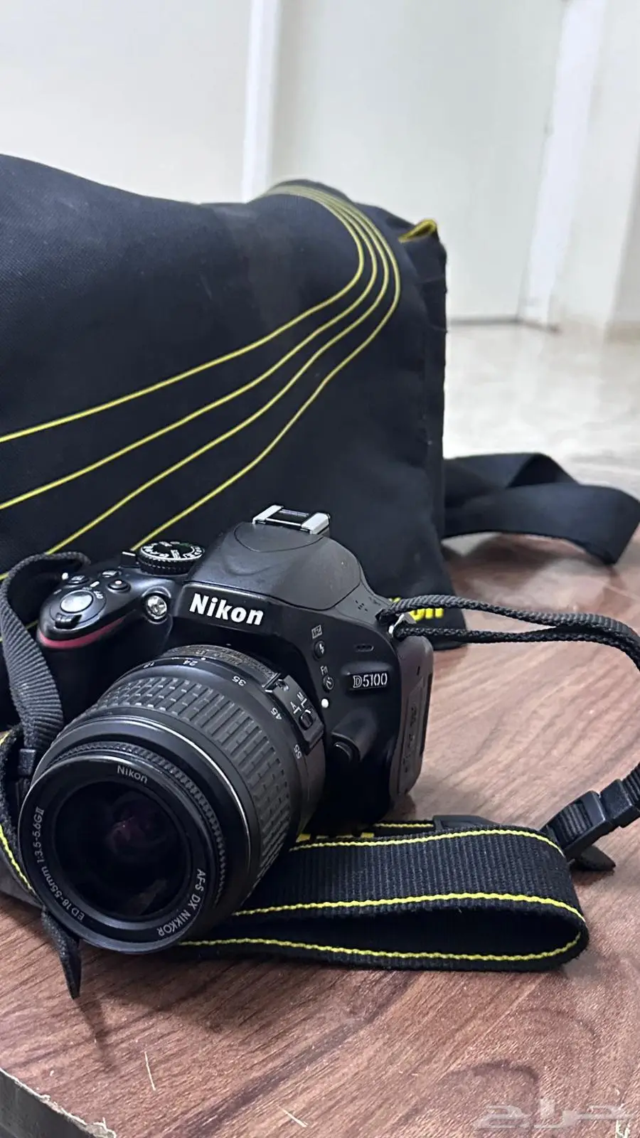 كاميرا نيكون D5100 الرقمية SLR بدقة 16.2 ميجابكسل وعدسة VR 1