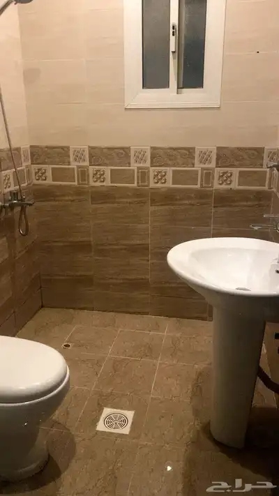 شقة للبيع بسعر مغري حي مريخ 19