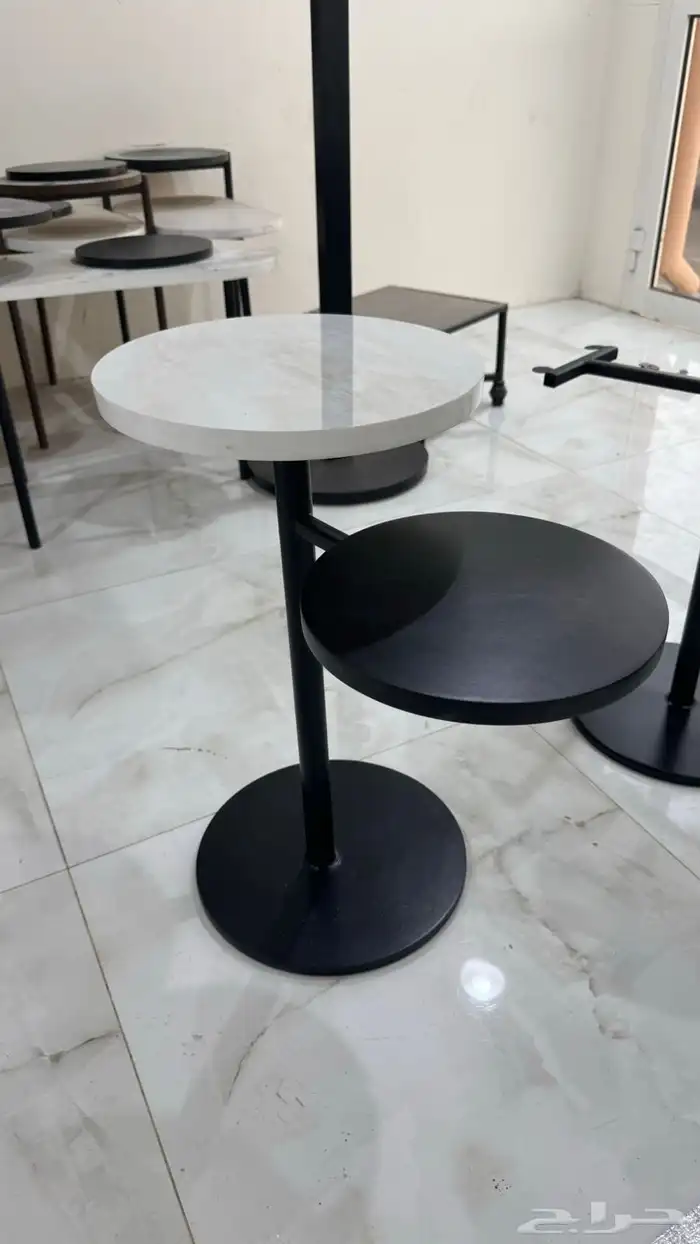 طاولات للبيع 2