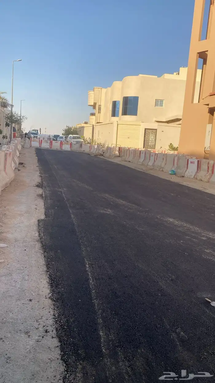 معدات وفرادة اسفلت للايجار 3
