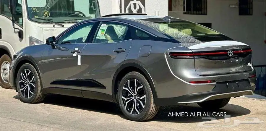 تويوتا كروان بريميوم 2025 بالنقد والتقسيط 5