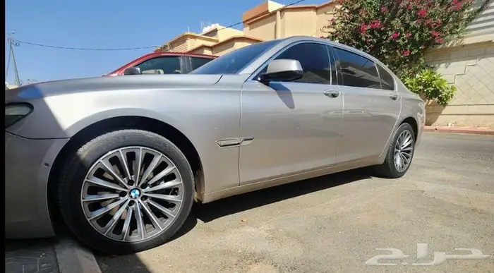 بي ام دبليو 740 2009 5
