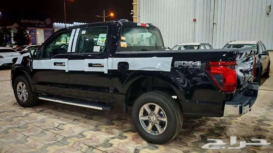 متوفر فوردF150 XLT v6 موديل 2024 لون أسود كاش وأقساط 4