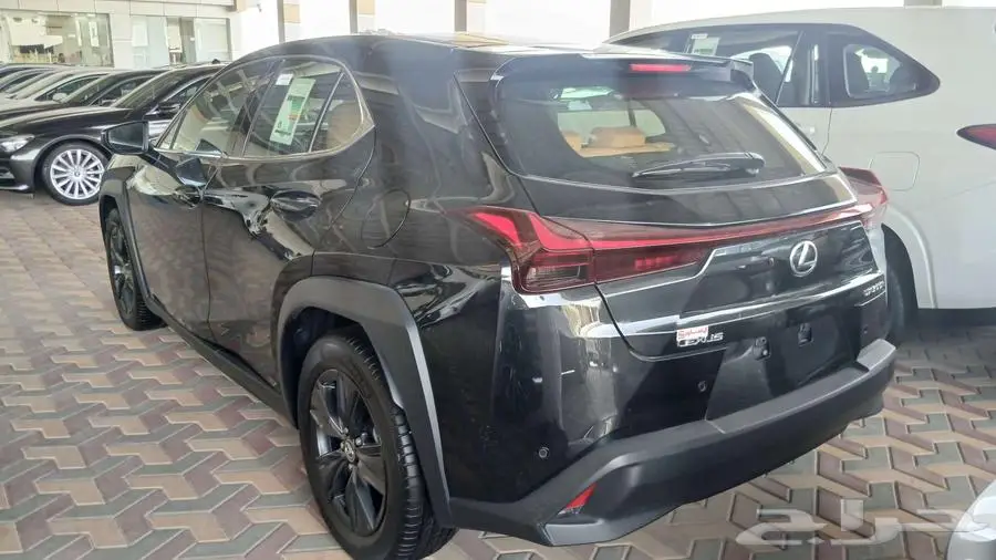 لكزس UX300h 2024 سعودي 19