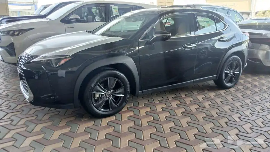 لكزس UX300h 2024 سعودي 10
